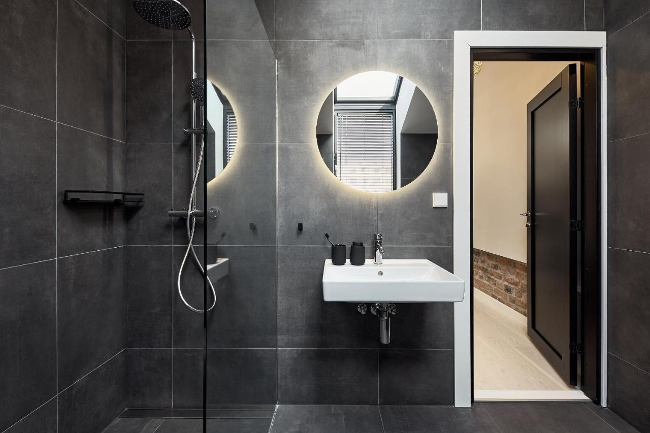 High Ceiling Loft With Its Own Backyard And A Terrace Appartement Tallinn Buitenkant foto