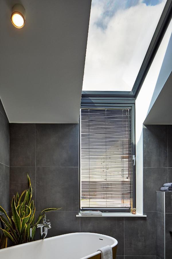 High Ceiling Loft With Its Own Backyard And A Terrace Appartement Tallinn Buitenkant foto