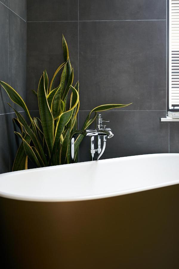 High Ceiling Loft With Its Own Backyard And A Terrace Appartement Tallinn Buitenkant foto