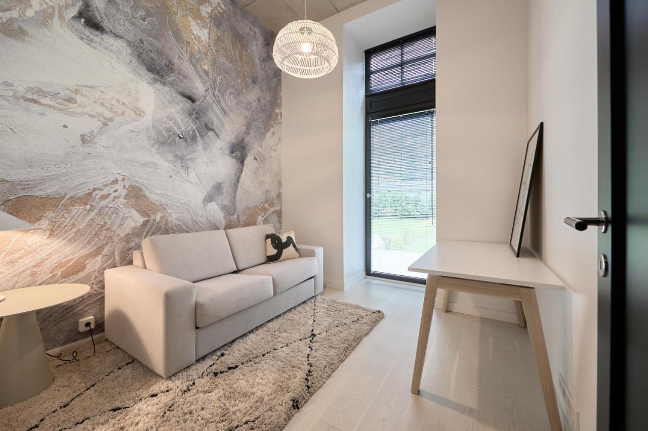 High Ceiling Loft With Its Own Backyard And A Terrace Appartement Tallinn Buitenkant foto