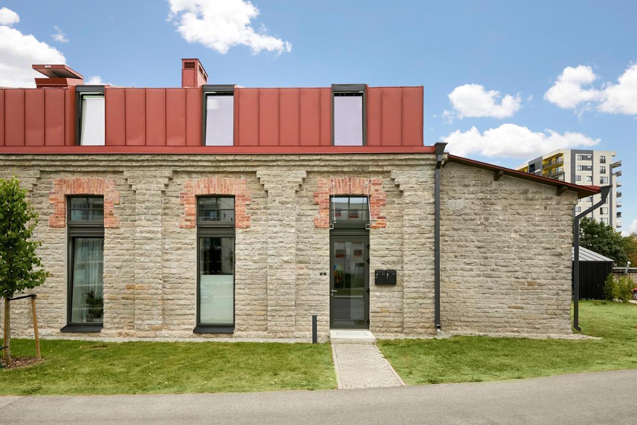 High Ceiling Loft With Its Own Backyard And A Terrace Appartement Tallinn Buitenkant foto