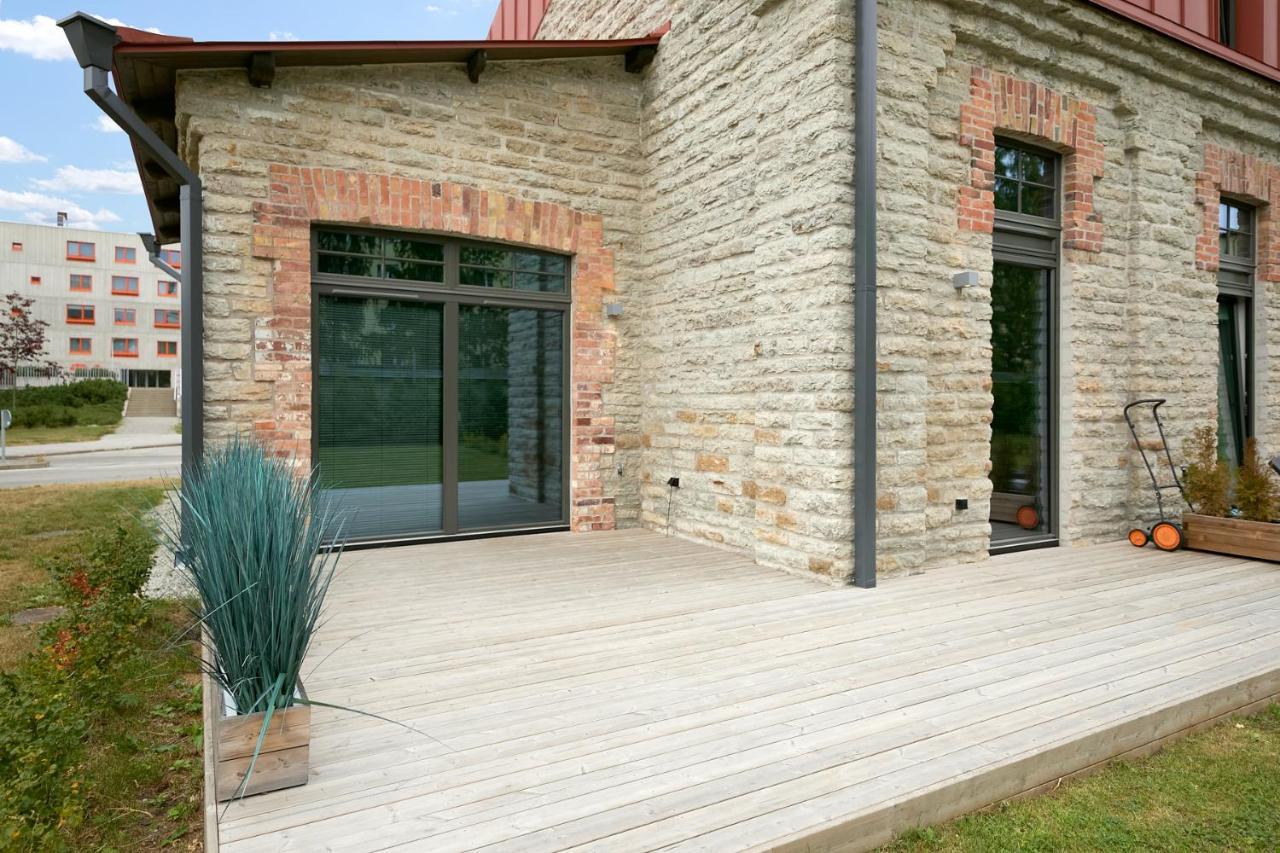High Ceiling Loft With Its Own Backyard And A Terrace Appartement Tallinn Buitenkant foto