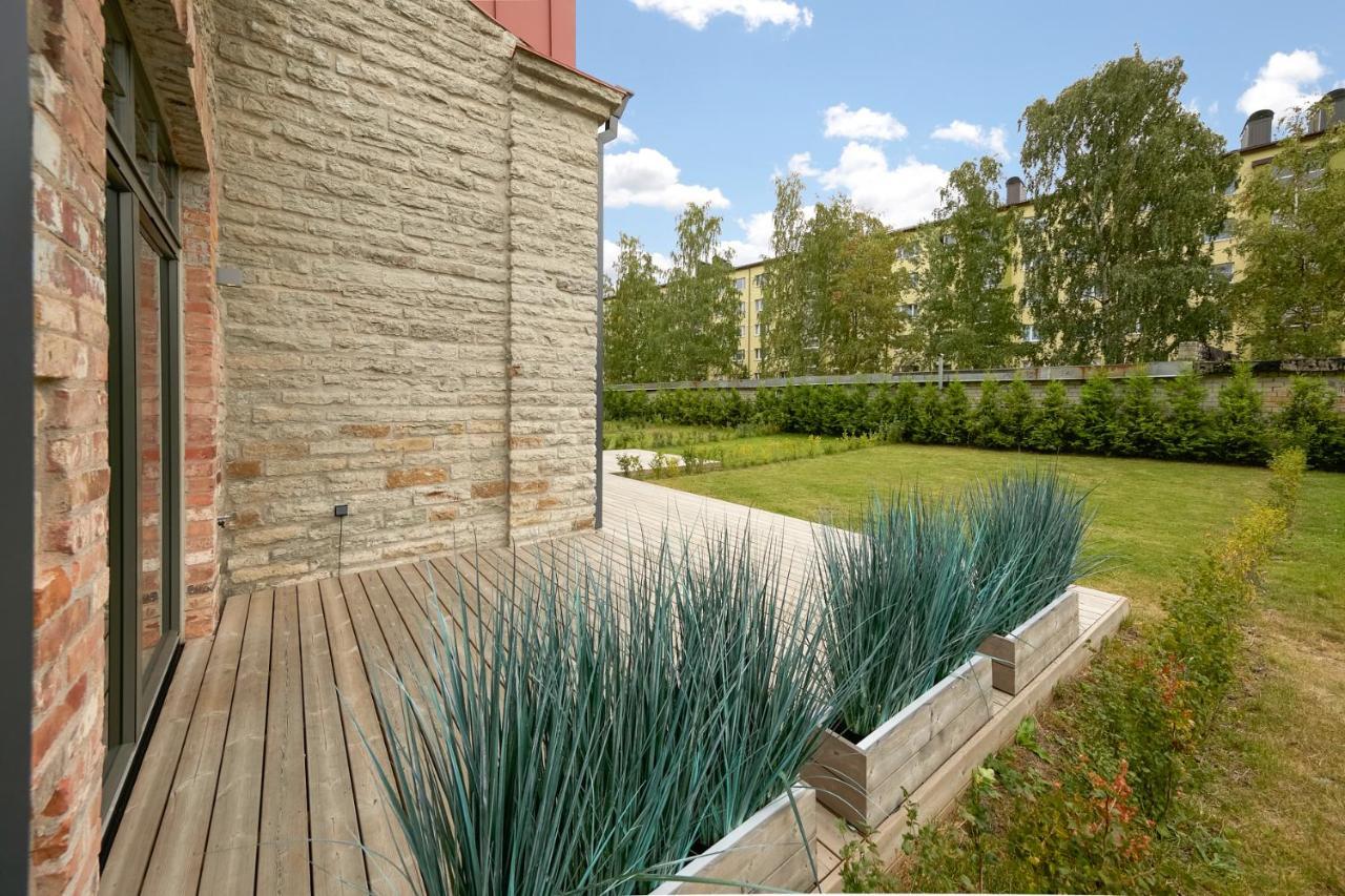High Ceiling Loft With Its Own Backyard And A Terrace Appartement Tallinn Buitenkant foto